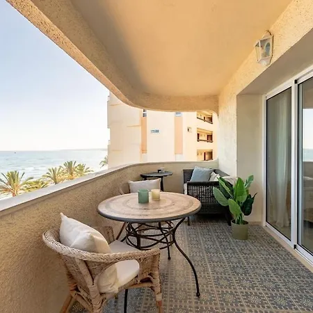 Апартаменты Larycorte, Beautiful 3bdr Beachfront Марбелья