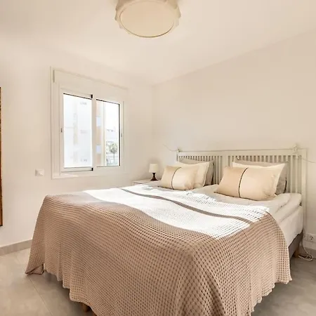 Larycorte, Beautiful 3bdr Beachfront Appartement *